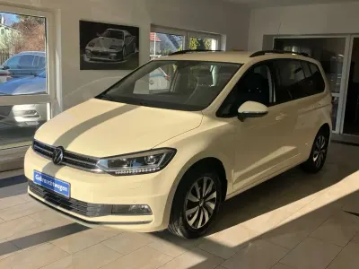 Gebraucht VW Touran 150 PS (110 kW) 2025 Hellelfenbein Van / Kleinbus