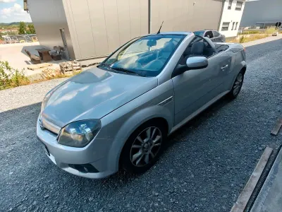 Gebraucht Opel Tigra 125 PS (91 kW) 2005 Silber Cabrio