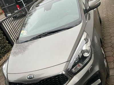 Gebraucht Kia Carens Edition 7 141 PS (103 kW) 2018 Grau Van / Kleinbus