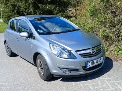 Gebraucht Opel Corsa Selection 69 PS (50 kW) 2010 Silber Kleinwagen