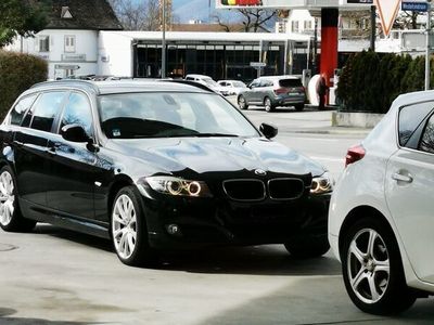 gebraucht BMW 320 i Touring 2011