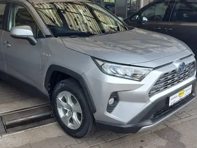 Gebraucht Toyota RAV4 Hybrid Comfort 178 PS (130 kW) 2019 Silber SUV
