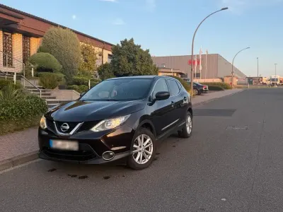 Gebraucht Nissan Qashqai 163 PS (119 kW) 2016 Schwarz SUV