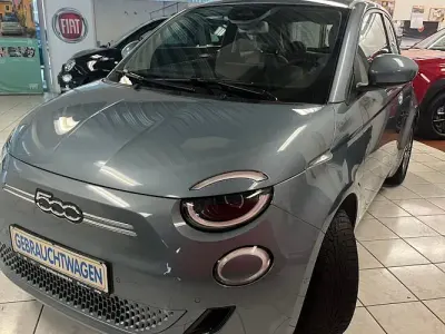 Gebraucht Fiat 500e Icon 86 kW (118 PS) 2021 Blau Limousine