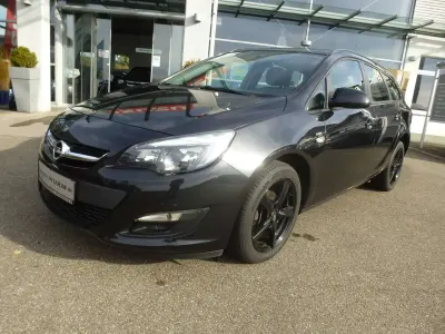 Gebraucht Opel Astra Edition 140 PS (102 kW) 2013 Karbonschw graphitschw midnigh Kombi