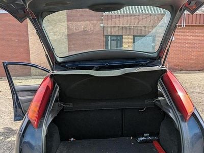 Gebraucht Ford Focus 100 PS (73 kW) 2001 Blau Kleinwagen