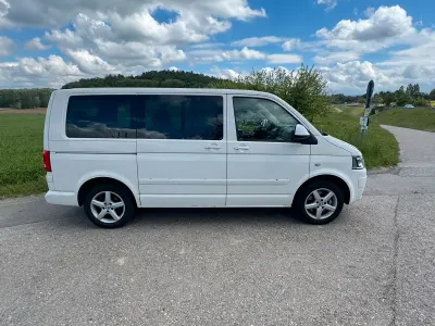 Gebraucht VW Multivan Comfortline 180 PS (132 kW) 2012 Weiß Van / Kleinbus