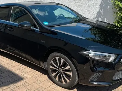 Gebraucht Mercedes A250 Style 218 PS (160 kW) 2020 Schwarz Limousine