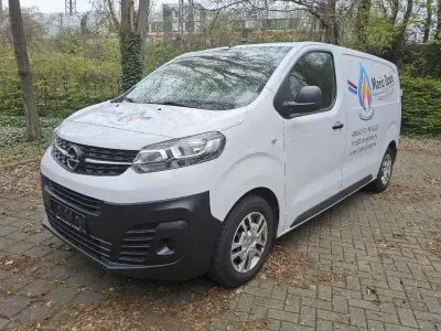 Gebraucht Opel Vivaro-e Combi Edition 144 PS (105 kW) 2022 Casablanca wei Van / Kleinbus