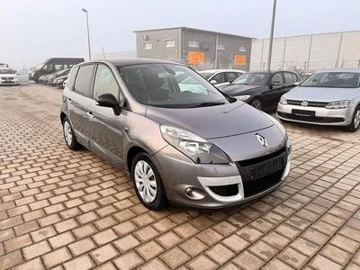 Grau Gebraucht 2011 Renault Scénic III Bose Edition Van / Kleinbus | 3.990 € (Fairer Preis)