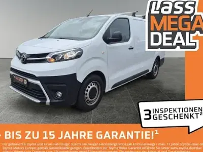 Gebraucht Toyota Proace Comfort 144 PS (105 kW) 2023 Ice white Van / Kleinbus