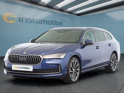 Blau Gebraucht 2024 Skoda Superb Kombi | 41.849 € (Guter Preis)