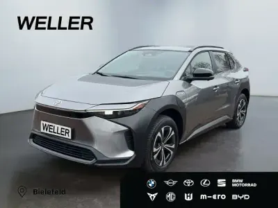 Begagnad Toyota bZ4X 150 kW (204 HK) 2023 Grå SUV