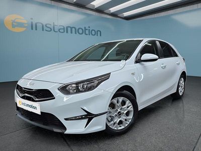 Neu Kia Ceed 101 PS (74 kW) 2025 Weiß Kleinwagen