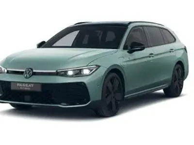 Gebraucht VW Passat R-line 177 PS (130 kW) 2025 Maripositgrün Kombi