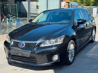 Lexus CT200h