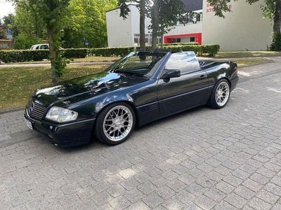 Schwarz Gebraucht 1992 Mercedes SL300 Cabrio | 16.990 €