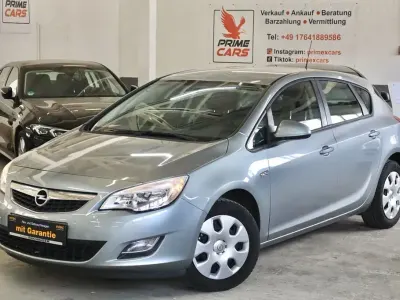 Gebraucht Opel Astra Selection 101 PS (74 kW) 2010 Silber Limousine