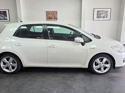 Gebraucht Toyota Auris Hybrid Executive 99 PS (72 kW) 2011 White crystal shine Limousine
