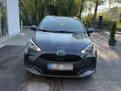 Gebraucht Toyota Yaris 116 PS (85 kW) 2020 Grau Kleinwagen