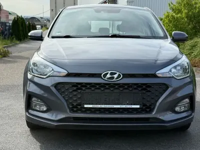 Gebraucht Hyundai i20 Trend 101 PS (74 kW) 2018 Andere Limousine