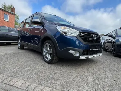 Używany Dacia Lodgy Stepway 116 KM (85 kW) 2018 Niebieski Minivan
