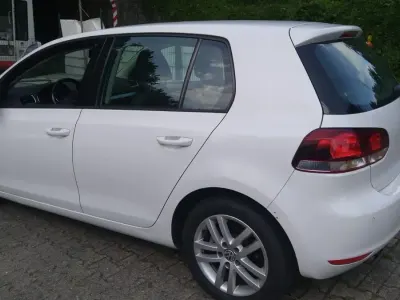 Gebraucht VW Golf VI 125 PS (91 kW) 2009 Weiß Limousine