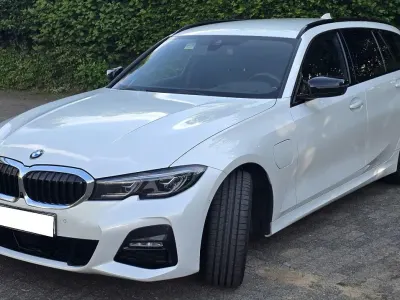 Gebraucht BMW 330e M Sport 292 PS (214 kW) 2021 Weiß Kombi