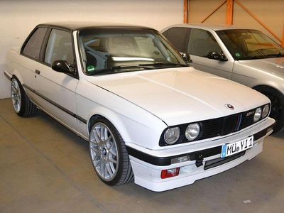 Gebraucht BMW 325 340 PS (250 kW) 1990 Weiß Coupé