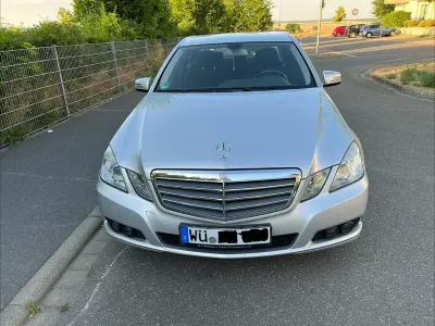 Gebraucht Mercedes E220 170 PS (125 kW) 2009 Silber Limousine