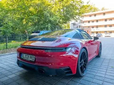 Gebraucht Porsche 992 480 PS (353 kW) 2023 Rot Cabrio