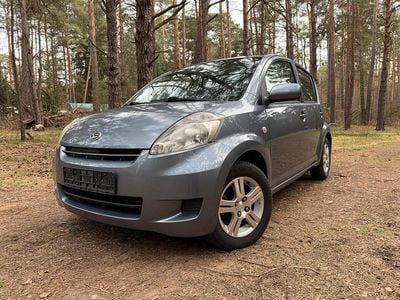 Gebraucht Daihatsu Sirion 90 PS (66 kW) 2009 Silber Kleinwagen