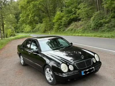 Gebraucht Mercedes E320 197 PS (144 kW) 2000 Schwarz Limousine