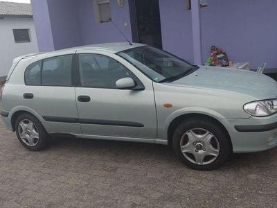 Nissan Almera