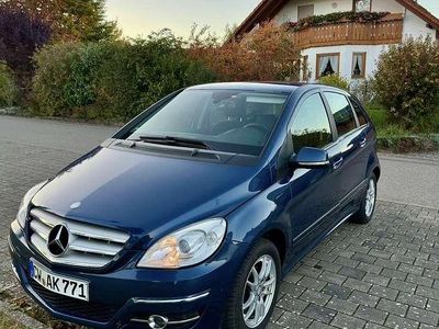 Gebraucht Mercedes B180 Sport Edition 116 PS (85 kW) 2010 Van / Kleinbus