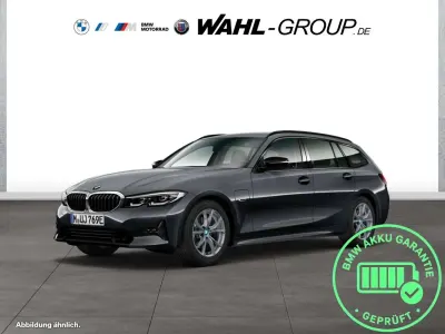 Gebraucht BMW 320e Sport Line 204 PS (150 kW) 2021 Grau Kombi