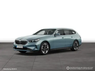 Gebraucht BMW 520 197 PS (144 kW) 2025 Grün Kombi