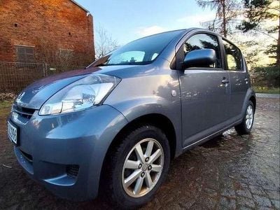 Grau Gebraucht 2011 Daihatsu Sirion Kleinwagen | 3.300 € (Etwas zu teuer)