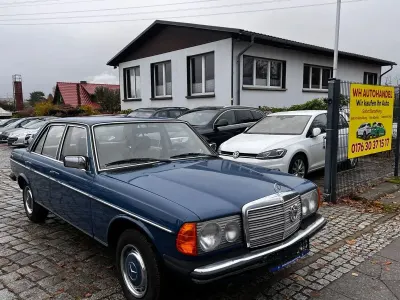 Gebraucht Mercedes E230 136 PS (100 kW) 1981 Blau Limousine
