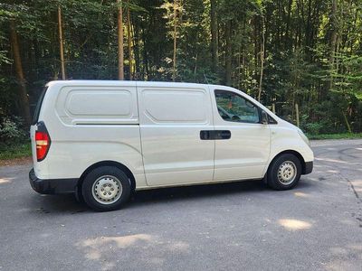 Hyundai H-1