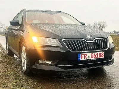 Gebraucht Skoda Superb Ambition 190 PS (139 kW) 2019 Schwarz Kombi
