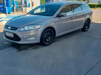 Gebraucht Ford Mondeo 200 PS (147 kW) 2011 Silber Kombi