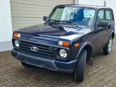 Gebraucht Lada Urban 83 PS (61 kW) 2016 Blau SUV