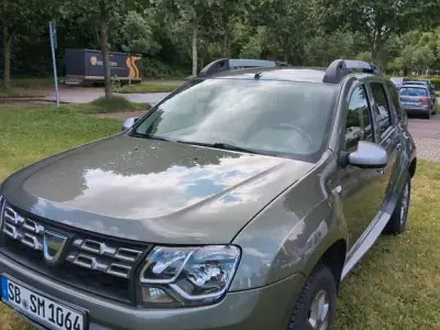 Gebraucht Dacia Duster Celebration 109 PS (80 kW) 2015 Grün SUV