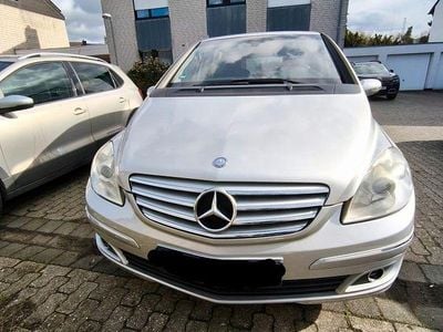 Gebraucht Mercedes B200 193 PS (141 kW) 2007 Silber Van / Kleinbus