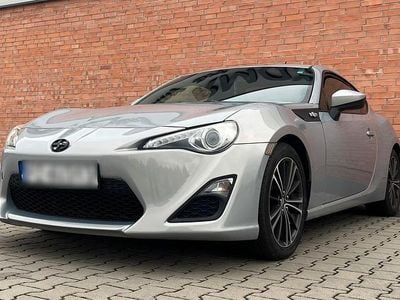 Silber Gebraucht 2025 Toyota GT86 GT Coupé | 12.200 €