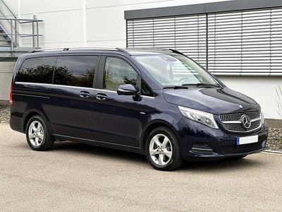 Gebraucht Mercedes V250 Exclusive 190 PS (139 kW) 2016 Blau Van / Kleinbus