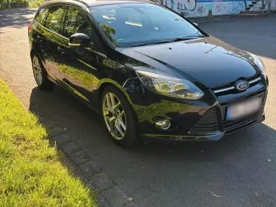 Gebraucht Ford Focus 163 PS (119 kW) 2012 Schwarz Kombi