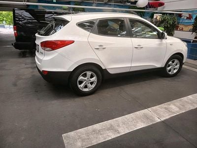 Weiß Gebraucht 2011 Hyundai Tucson SUV | 8.200 €
