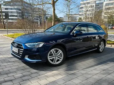 Używany Audi A4 Comfort 190 KM (139 kW) 2020 Niebieski Kombi